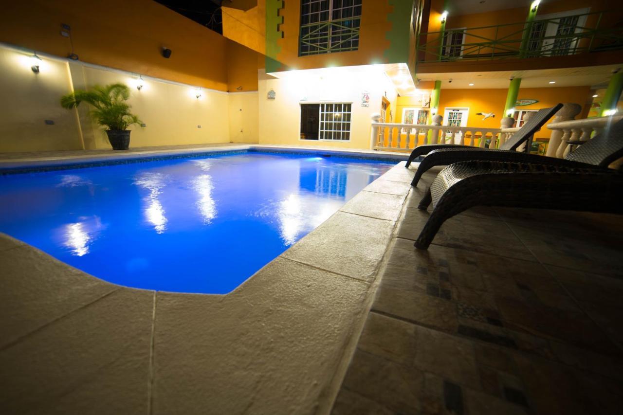Beverly'S Oasis Suites Scarborough Luaran gambar